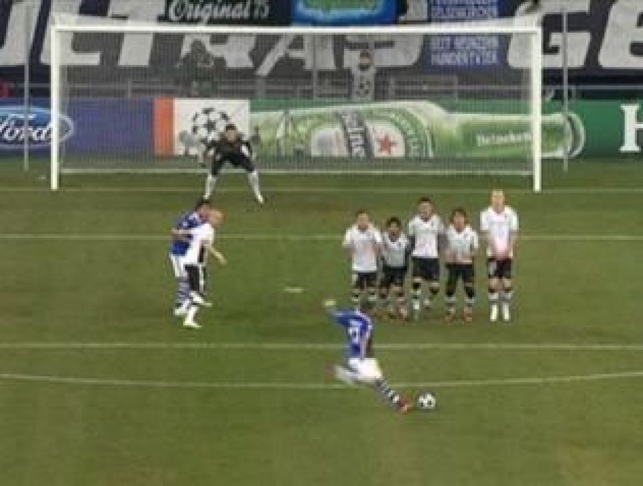 Schalke merge in sferturile Ligii dupa un meci NEBUN: Schalke 3-1 Valencia! VIDEO:_6