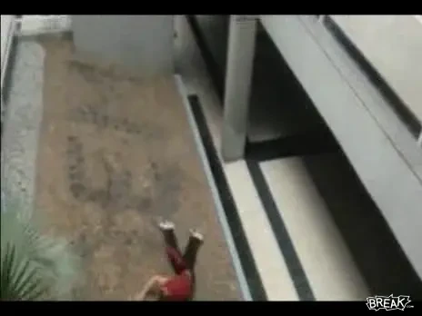 TREBUIE sa vezi asta inainte sa te apuci de PARKOUR! VIDEO SOCANTt: