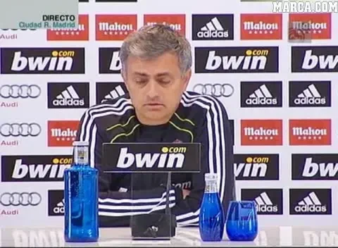 Mourinho SOCHEAZA din nou: "Nu-l mai convoc pe Iker Casillas ca sa-i fac drumul spre titlu mai usor Barcelonei!"