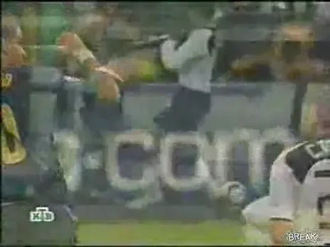 VIDEO: Cele mai tari batai din fotbal! Imagini socante - Maradona da Perversa
