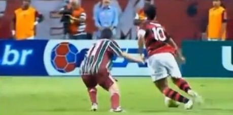 Ronaldinho, inca un numar de MAGIE la Flamengo! Vezi driblingul cu care si-a umilit un adversar! VIDEO