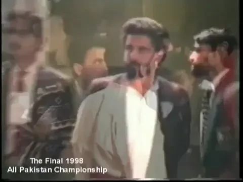 VIDEO: Lovitura care nu are logica! Vezi un KO pe care sigur NU il intelegi de prima data :)