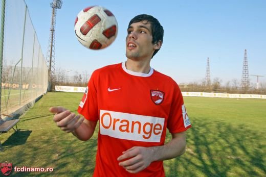 Gaman a jonglat in tricoul lui Dinamo! Super imagini de la primul sau antrenament:_2
