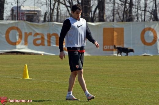 Gaman a jonglat in tricoul lui Dinamo! Super imagini de la primul sau antrenament:_4