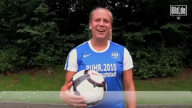 VIDEO FABULOS! Clipul care a strans 9 milioane de afisari pe internet! Fata care bate autul ca niciun jucator din LUME si-a dezvaluit secretul