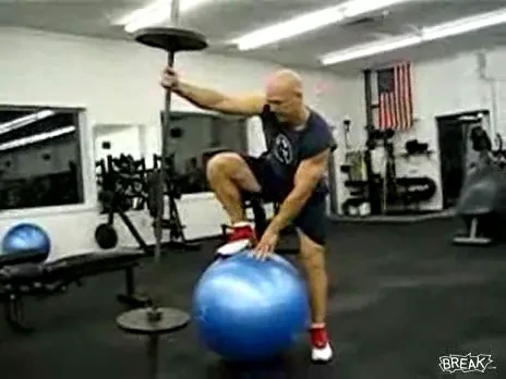 VIDEO: Cele mai grele Genuflexiuni din lume! Aproape IMPOSIBIL de facut