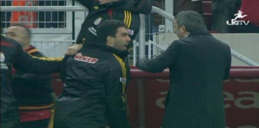 Faza serii la Galata - Fener: Hagi s-a accidentat la gol! Turcii pariaza ca va fi indisponibil la urmatorul meci :)_1
