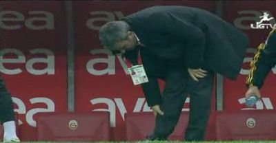Faza serii la Galata - Fener: Hagi s-a accidentat la gol! Turcii pariaza ca va fi indisponibil la urmatorul meci :)_4