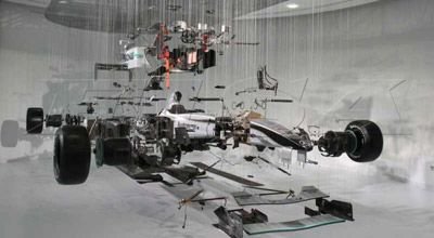 IMAGINEA ZILEI: Mercedes a expus un monopost de F1 
