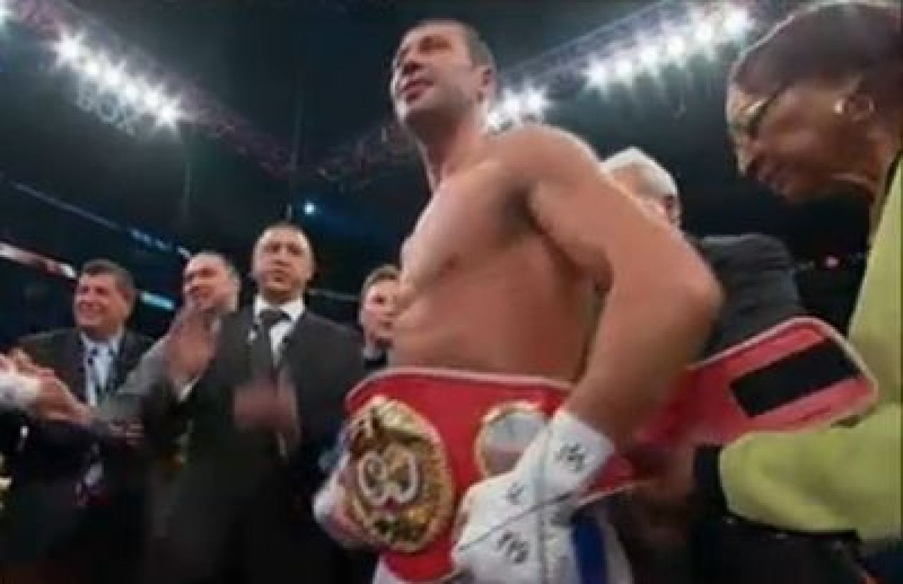 VIDEO Bute ramane campion mondial: l-a pulverizat pe Magee! Vezi pe cine vrea in meciul urmator!_3