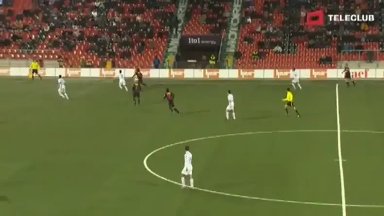 VIDEO / Cel mai sinistru fault posibil: un fotbalist a fost muscat de fund!