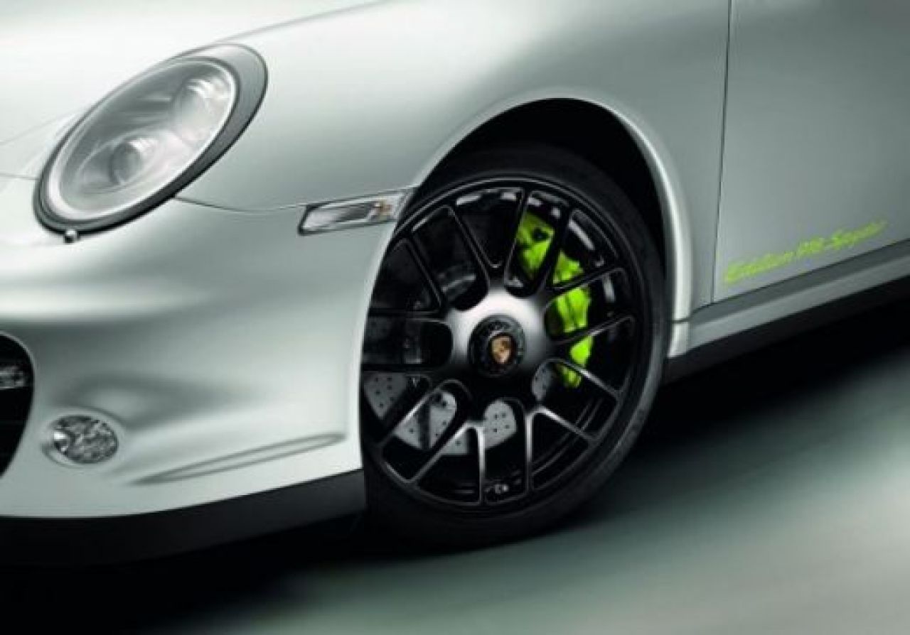 VIDEO FABULOS! Cel mai scump Porsche din lume iese pe piata! Ce stie sa faca hibridul de 650.000 euro!_8
