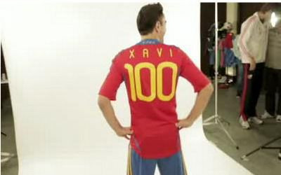 VIDEO / Adidas i-a facut o SURPRIZA lui Xavi! Vezi ce cadou a primit la 100 de selectii cu nationala: