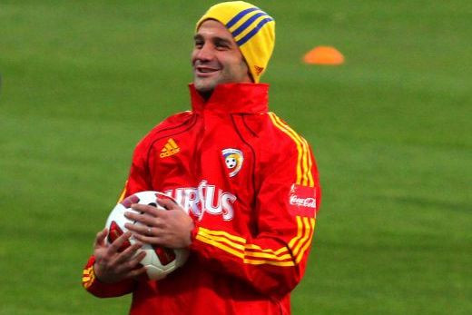Alarma la nationala: Chivu poate rata meciul cu Bosnia, medicii NU garanteaza ca il pot recupera pe Mutu!!!