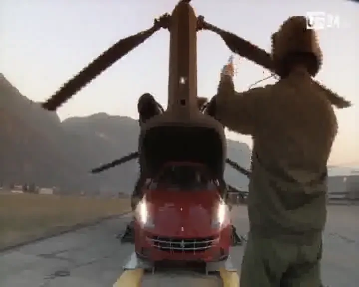 Ferrari FF&nbsp;coboara din ceruri pe partia din Alpi! Sambata, la ProMotor, de la 12:00!