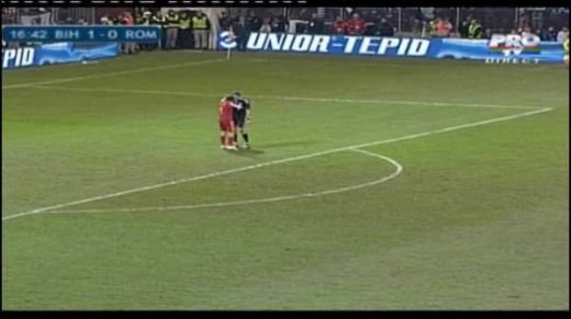 VIDEO! ILUZIE OPTICA INCREDIBILA la Bosnia - Romania! Vezi faza care i-a facut pe bosniaci sa scrie 1-0 pe tabela!