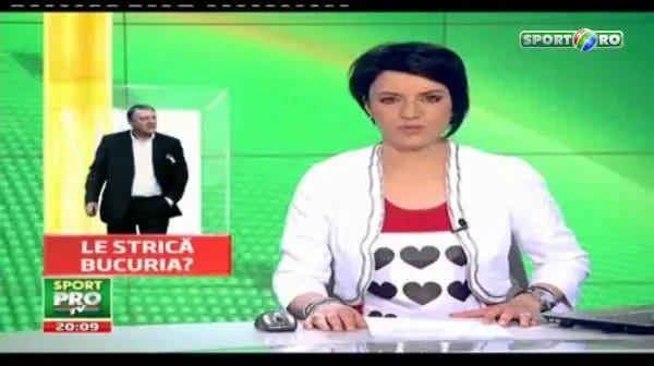 VIDEO! Sarbatoare pe strazile din Bosnia dupa ce ne-au facut praf la fotbal! Cum au reactionat dupa ce Sandu le-a vorbit de dezafiliere