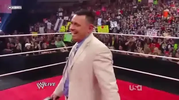 SHOW marca Stone Cold - a provocat HAOS, a stropit cu bere si merge la Wrestlemania! VIDEO