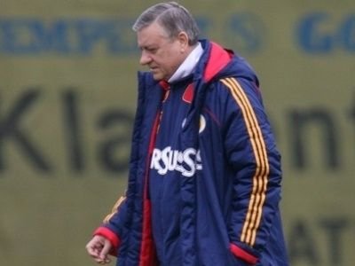 4 nume pe lista FRF! Antrenorul dorit de Becali din vara poate veni in locul lui Razvan!
