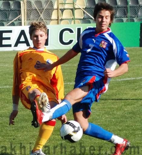 El este stelistul cu CEL MAI FRUMOS gol din 2011 - Va da probe la Barcelona!_15