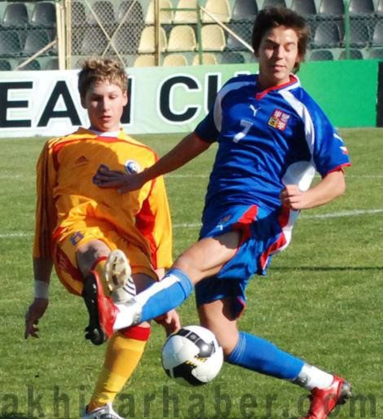 El este stelistul cu CEL MAI FRUMOS gol din 2011 - Va da probe la Barcelona!_15
