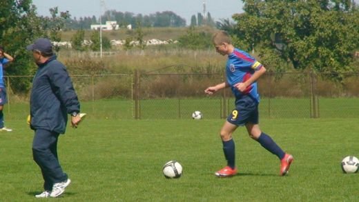 El este stelistul cu CEL MAI FRUMOS gol din 2011 - Va da probe la Barcelona!_18