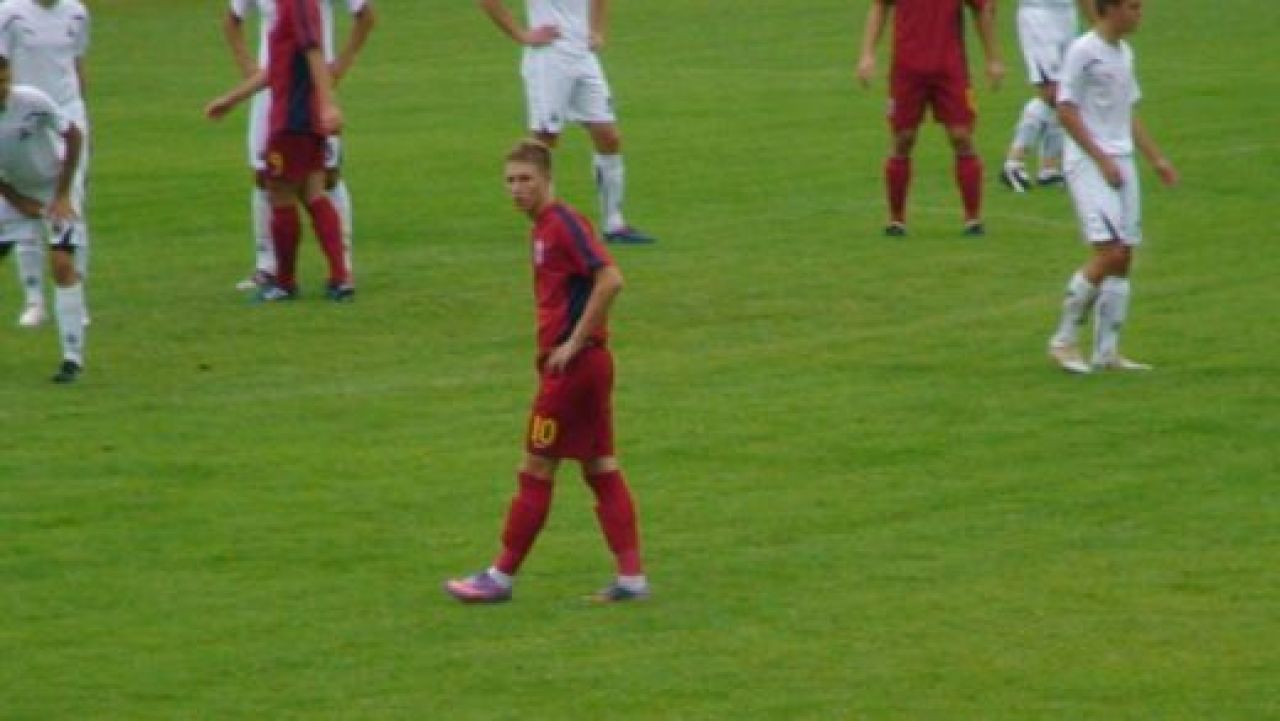 El este stelistul cu CEL MAI FRUMOS gol din 2011 - Va da probe la Barcelona!_25