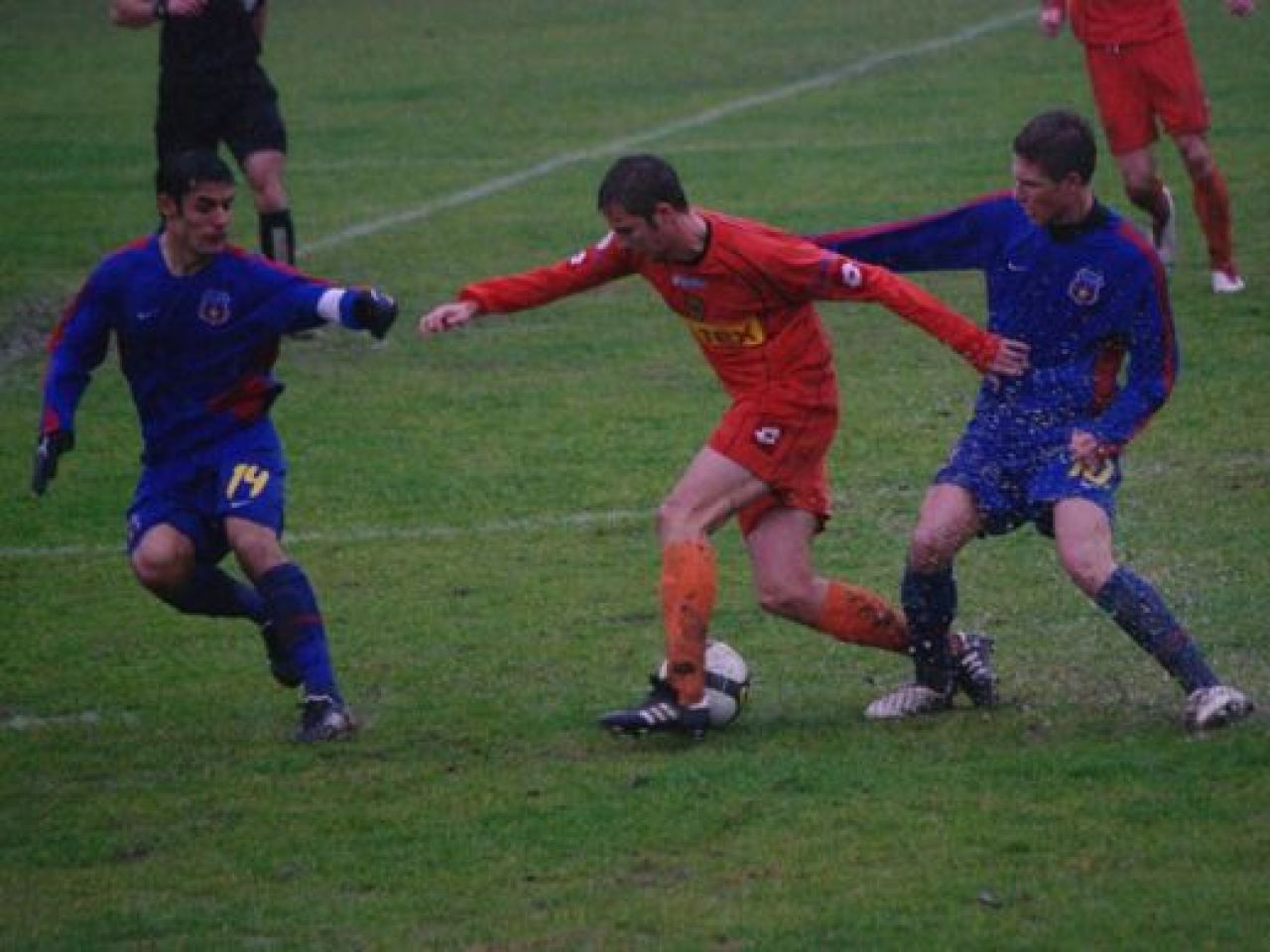 El este stelistul cu CEL MAI FRUMOS gol din 2011 - Va da probe la Barcelona!_27