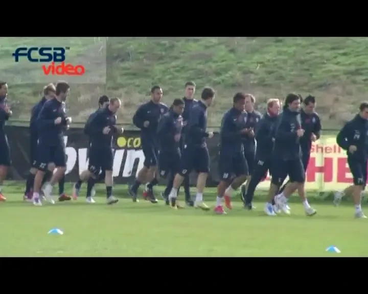 VIDEO Cartu pregateste TIKI TAKA la Steaua! Vezi cum invata stelistii sa paseze!