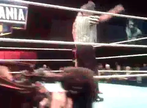 SONDAJ: Vladimir Kozlov, BRUTALIZAT de Nucleu - poate rata Wrestlemania! Cine vrei sa-l inlocuiasca? Vezi VIDEO cu atacul