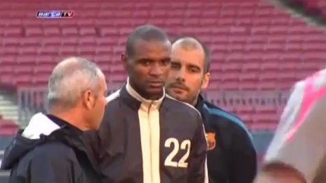 VIDEO EMOTIONANT! Primul antrenament al lui Abidal la Barca dupa ce s-a operat! Cum au reactionat Messi si Guardiola