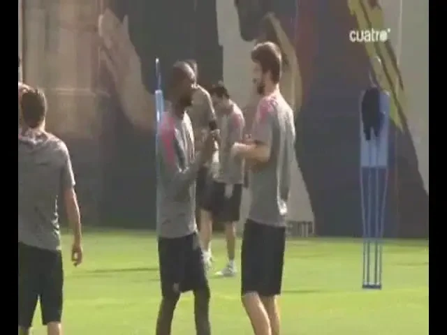 SUPER VIDEO! Abidal l-a dat de gol pe Pique! Vezi explicatia HENTULUI de la golul cu Villarreal!