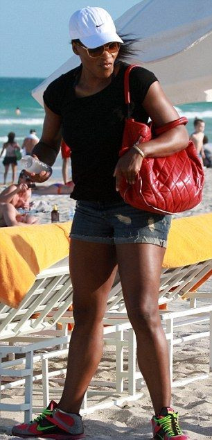 FOTO / Provocarea zilei: Ce super campioana din TENIS e in imagine?_5
