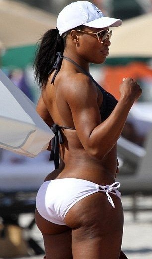 FOTO / Provocarea zilei: Ce super campioana din TENIS e in imagine?_9