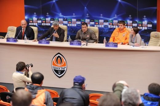 Barcelona il scoate din MINTI! Mircea Lucescu a facut scandal la conferinta oficiala! Si-a facut PRAF translatorul!_2
