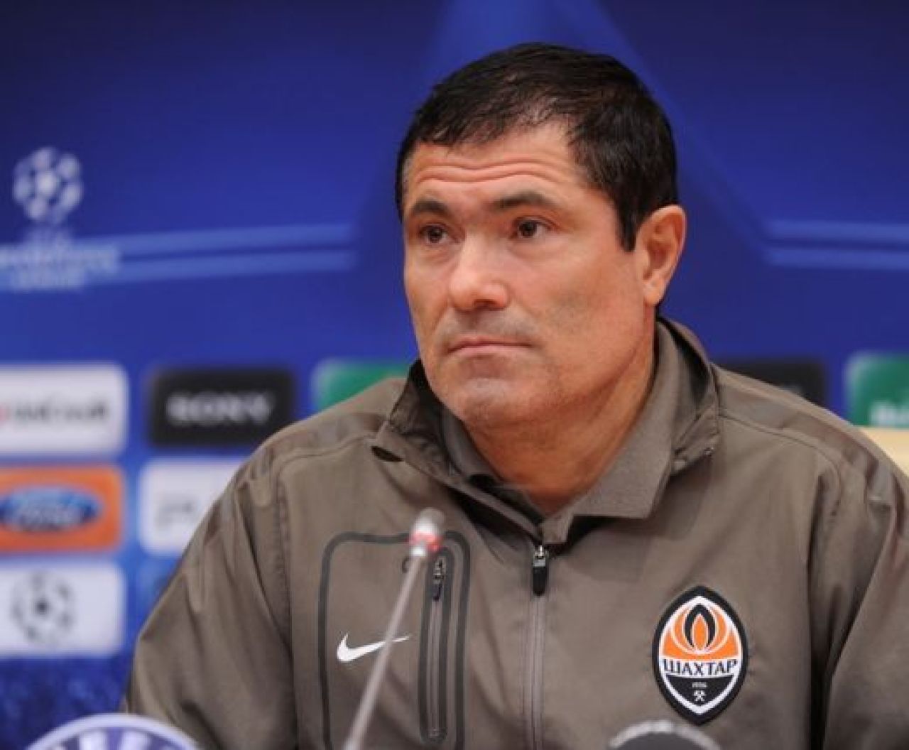 Barcelona il scoate din MINTI! Mircea Lucescu a facut scandal la conferinta oficiala! Si-a facut PRAF translatorul!_5