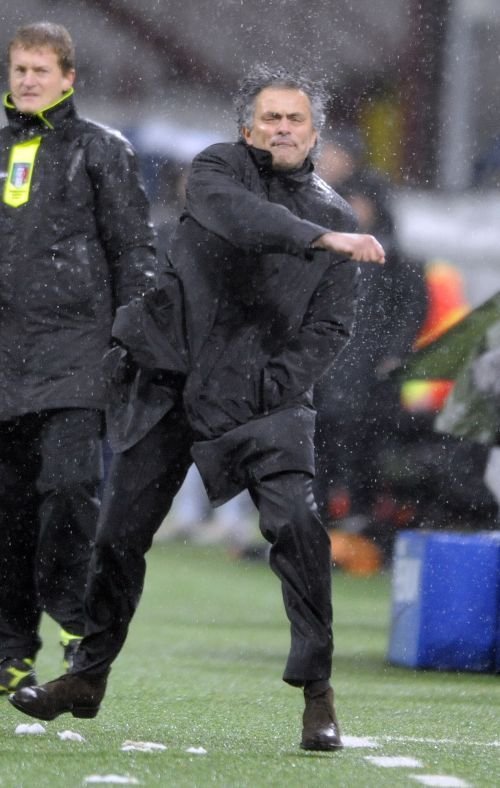 Vezi cate meciuri mai ramane pe banca Mourinho la Real Madrid!_18