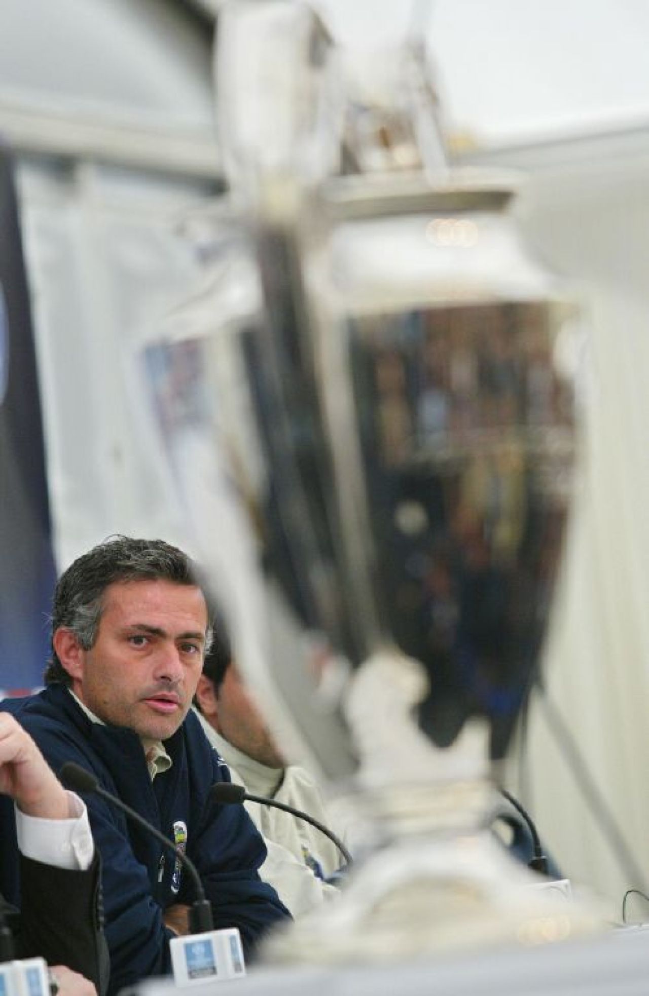 Vezi cate meciuri mai ramane pe banca Mourinho la Real Madrid!_25