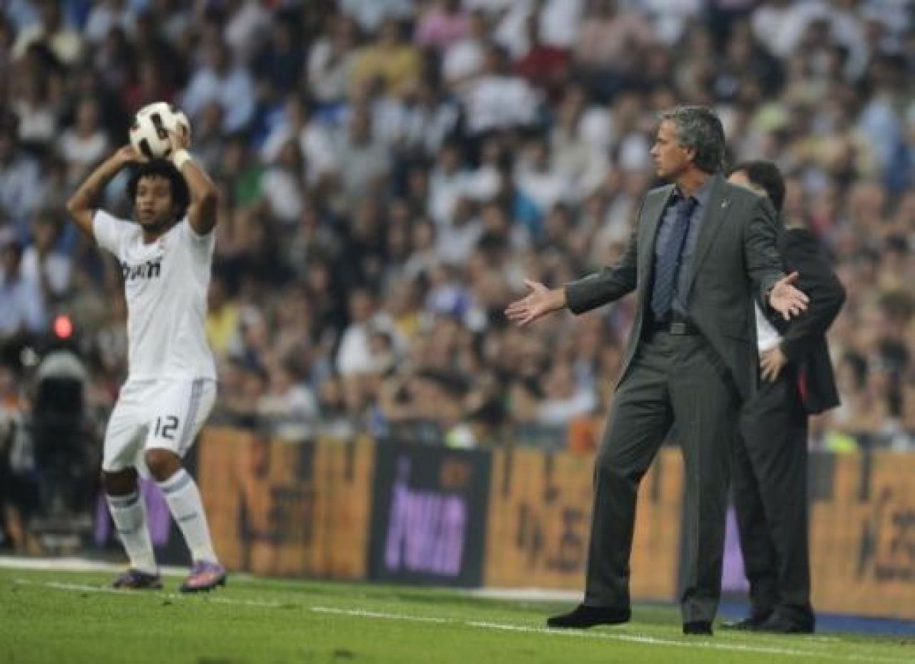 Vezi cate meciuri mai ramane pe banca Mourinho la Real Madrid!_29