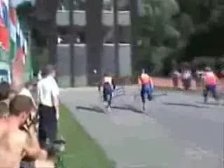 OLIMPIADA POMPIERILOR: nu apuci sa clipesti si e deja la etajul trei! Cum lucreaza profesionistii: