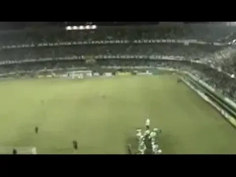 Cati fani ar baga Mitica la puscarie? Ultrasii astia au dezlantuit INFERNUL pe un stadion de fotbal: