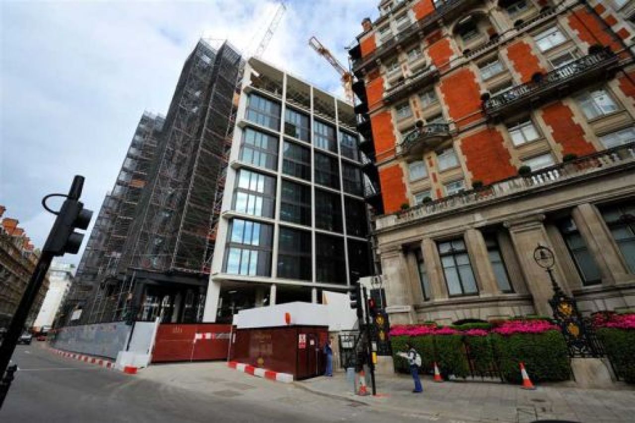 FOTO! Patronul lui Lucescu l-a facut PRAF pe Abramovic! In loc sa-si faca echipa de 5 stele si-a luat apartament de 200 de milioane de euro in Londra!_15