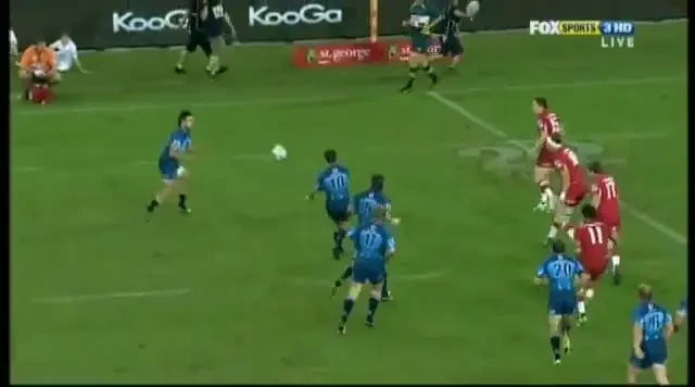 Cel mai nebun jucator: a dansat breakdance in aplauzele unui stadion intreg!