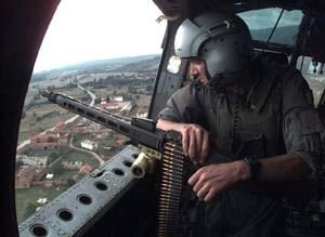 Gazon denivelat, tribune incendiare si un oras bombardat! Romania, prima nationala care joaca in Kosovo! IMAGINILE DEZASTRULUI:_3
