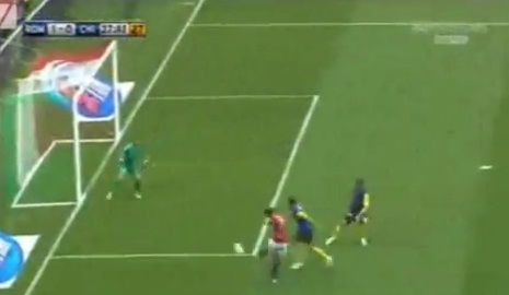 INCREDIBIL! Atacantul care a ratat toate ocaziile din lume intr-un singur meci: a ras si Torres de el! VIDEO: