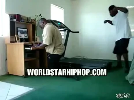 VIDEO: Atentie la aparatele de Fitness cand dansezi! Poti sa CAZI de-ti sar papucii :))