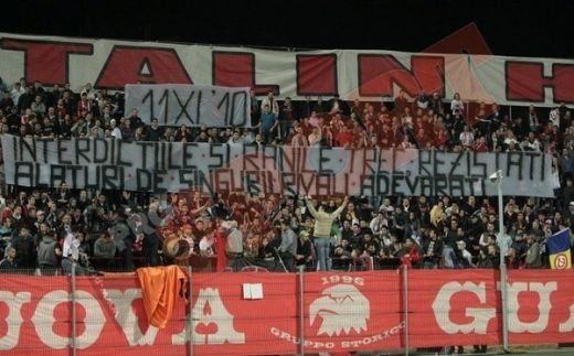 Mesaje subtile, ironice sau socante! Ultrasii au ridicat derby-ul la rang de ARTA! TOP 30 cele mai tari coregrafii din istorie:_4