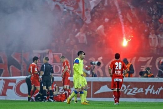 Mesaje subtile, ironice sau socante! Ultrasii au ridicat derby-ul la rang de ARTA! TOP 30 cele mai tari coregrafii din istorie:_5