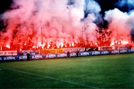 Mesaje subtile, ironice sau socante! Ultrasii au ridicat derby-ul la rang de ARTA! TOP 30 cele mai tari coregrafii din istorie:_30