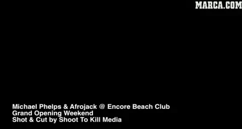 Phelps face petreceri HOUSE in piscina: a renuntat la medalii pentru a se poza cu cele mai HOT femei! SUPER VIDEO: